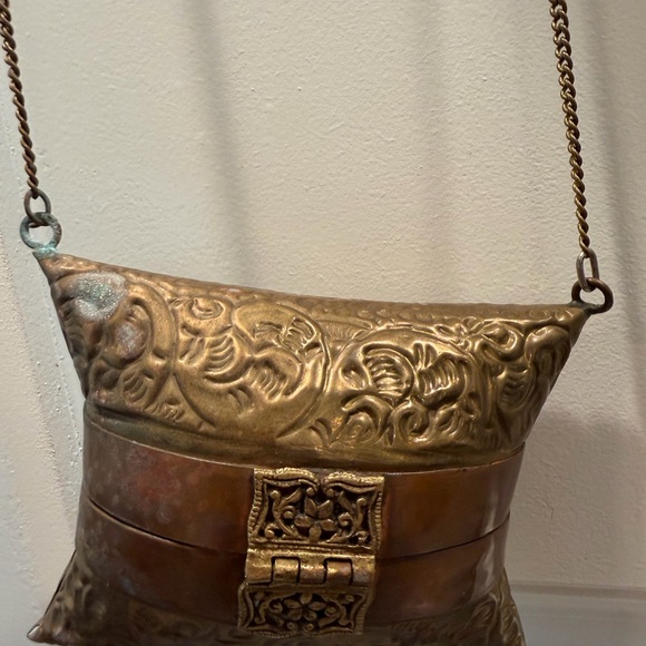 Antique 1920/1930 Pillow Purse Brass Copper Velvet Lined with Rope Chain - Picture 4 of 5